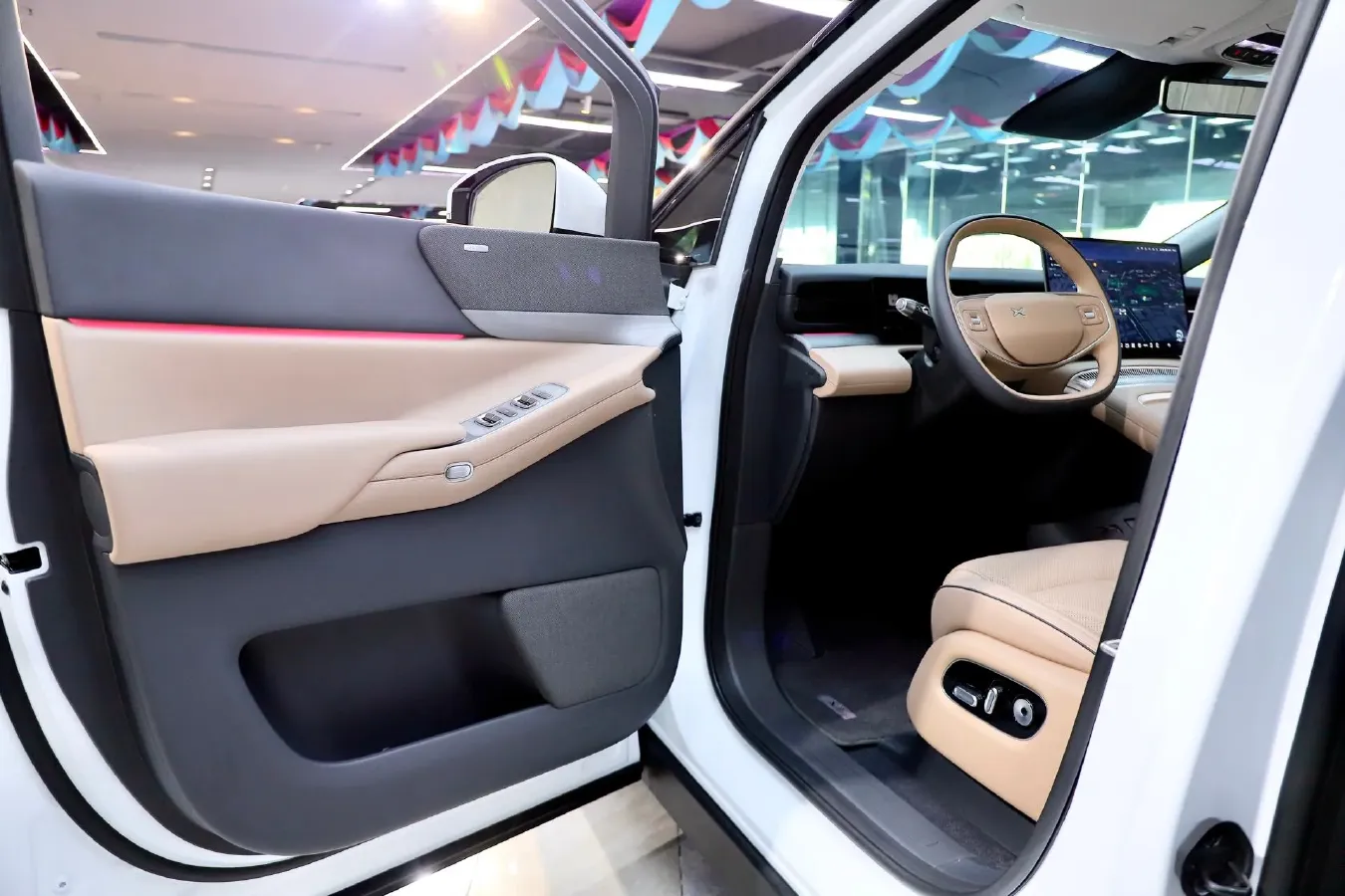 2025 Xpeng X9 BEV,autocango,china used car exporter,china ev exporter,chinese used car exporter,chinese used ev exporter