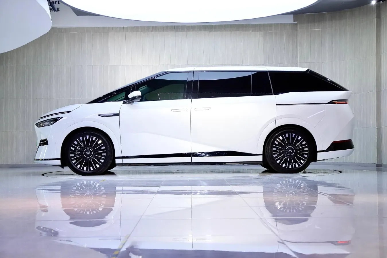 2025 Xpeng X9 BEV,autocango,china used car exporter,china ev exporter,chinese used car exporter,chinese used ev exporter