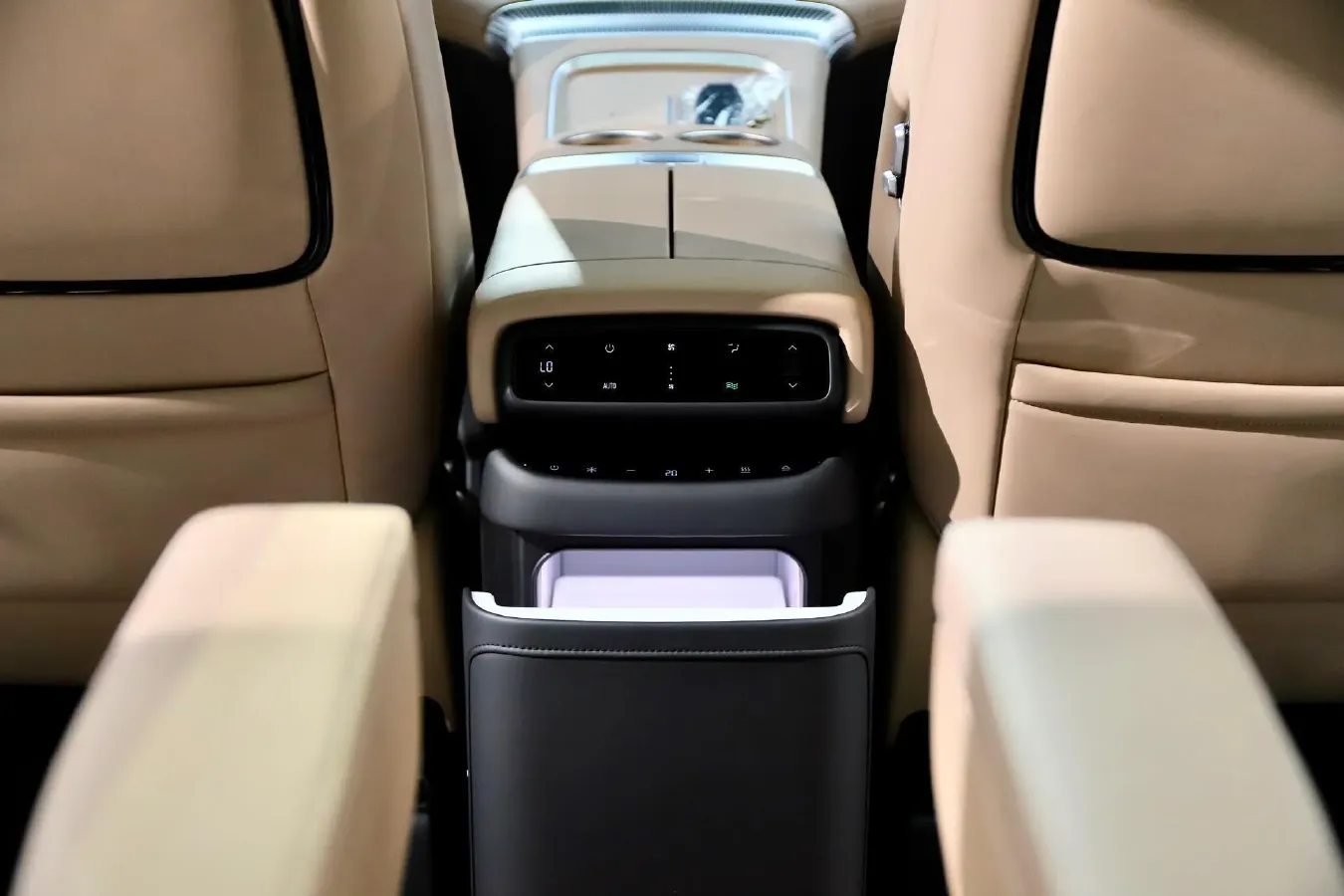 2025 Xpeng X9 BEV,autocango,china used car exporter,china ev exporter,chinese used car exporter,chinese used ev exporter