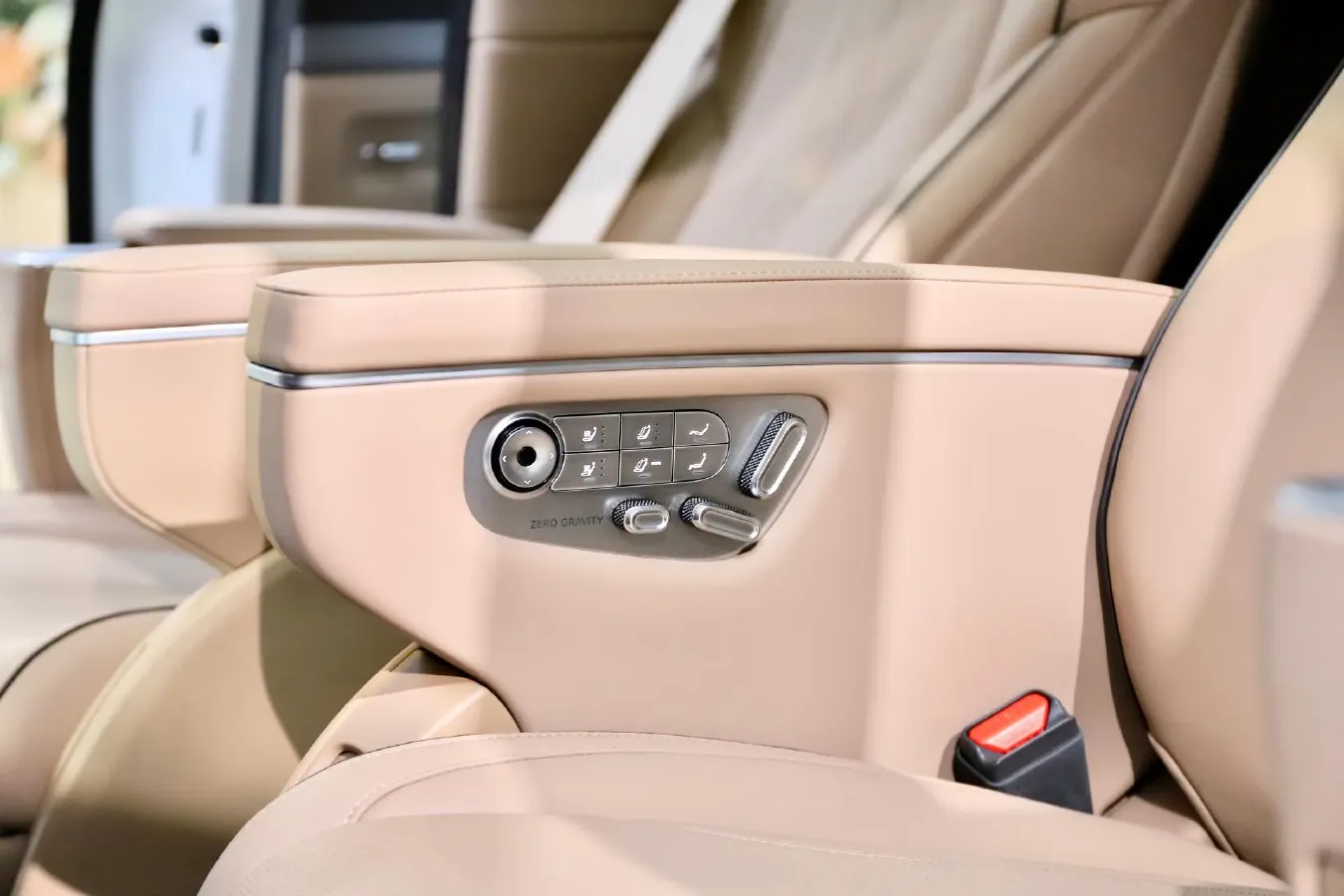 2025 Xpeng X9 BEV,autocango,china used car exporter,china ev exporter,chinese used car exporter,chinese used ev exporter