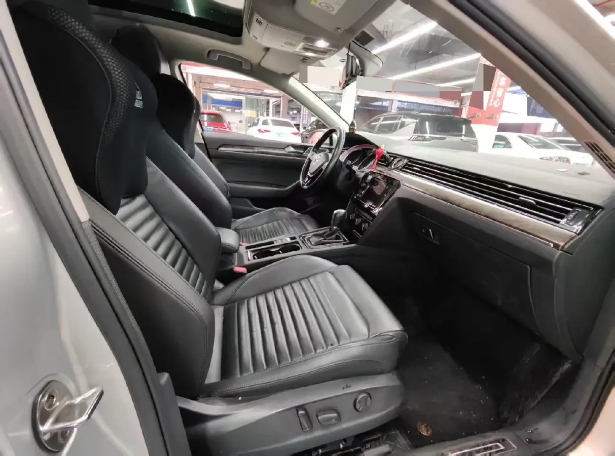 2019 Volkswagen Magotan 2.0T 186HP L4 7DCT,autocango,china used car exporter,china ev exporter,chinese used car exporter,chinese used ev exporter