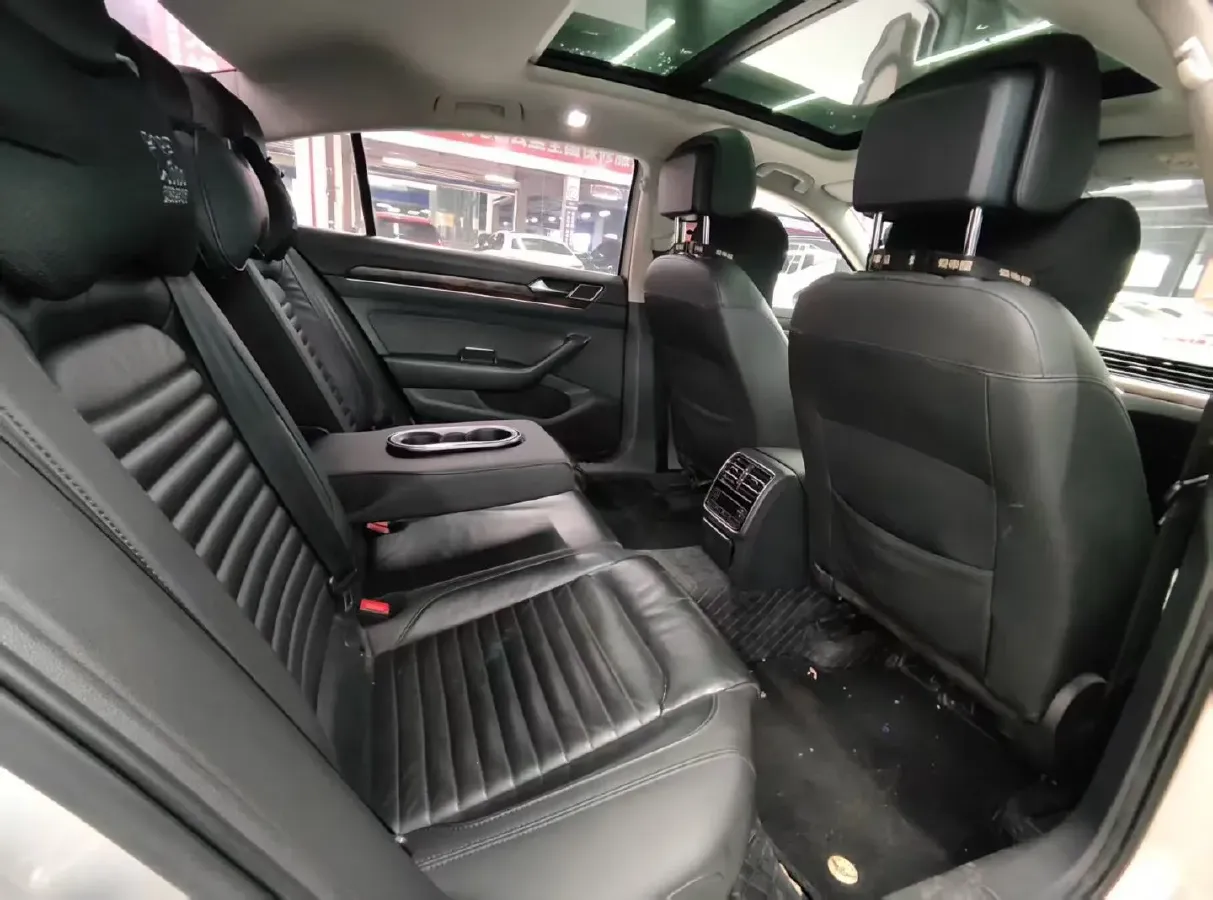 2019 Volkswagen Magotan 2.0T 186HP L4 7DCT,autocango,china used car exporter,china ev exporter,chinese used car exporter,chinese used ev exporter