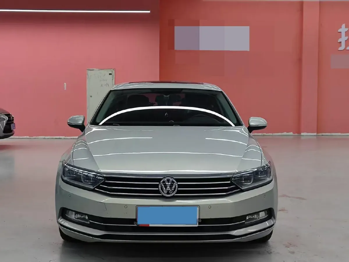 2019 Volkswagen Magotan 2.0T 186HP L4 7DCT,autocango,china used car exporter,china ev exporter,chinese used car exporter,chinese used ev exporter