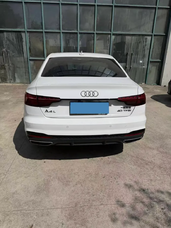 2024 Audi A4L 2.0T 190HP L4 7DCT,autocango,china used car exporter,china ev exporter,chinese used car exporter,chinese used ev exporter
