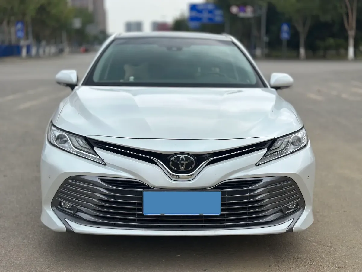 2021 Toyota Camry 2.5L 209HP L4 8AT,autocango,china used car exporter,china ev exporter,chinese used car exporter,chinese used ev exporter