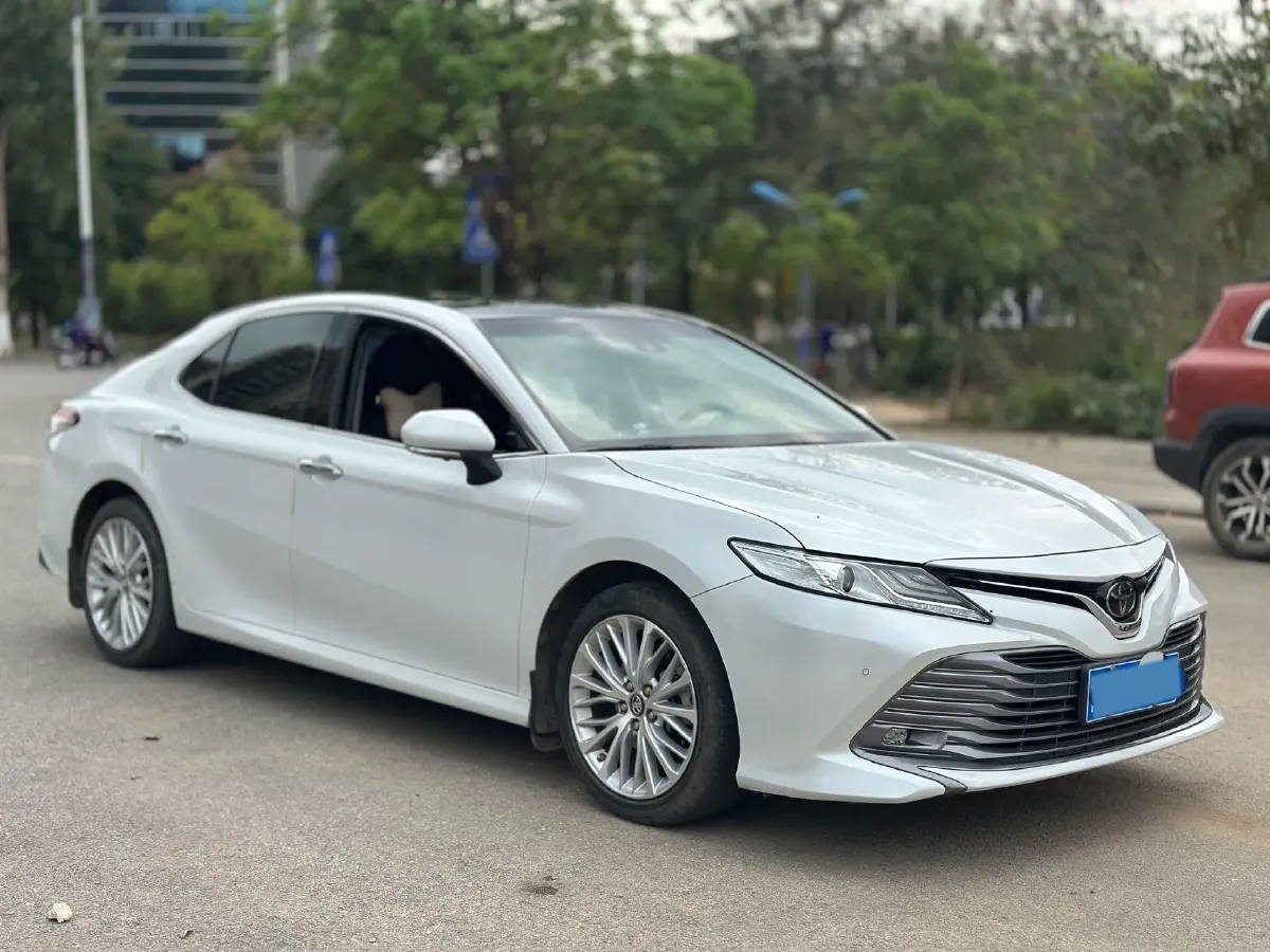 2021 Toyota Camry 2.5L 209HP L4 8AT,autocango,china used car exporter,china ev exporter,chinese used car exporter,chinese used ev exporter