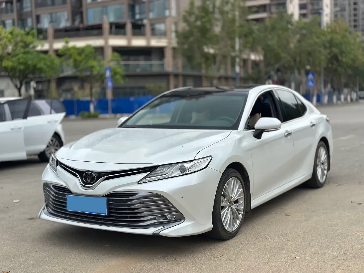 2021 Toyota Camry 2.5L 209HP L4 8AT,autocango,china used car exporter,china ev exporter,chinese used car exporter,chinese used ev exporter