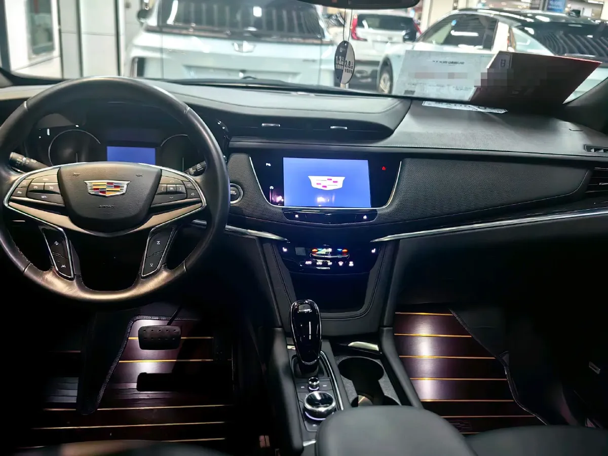 2022 Cadillac XT5 2.0T 237HP L4 9AT,autocango,china used car exporter,china ev exporter,chinese used car exporter,chinese used ev exporter