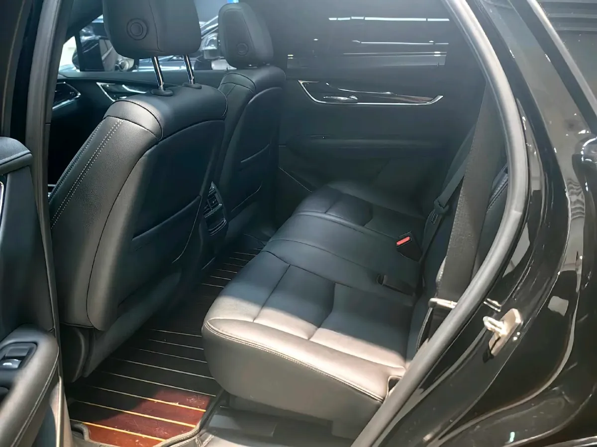 2022 Cadillac XT5 2.0T 237HP L4 9AT,autocango,china used car exporter,china ev exporter,chinese used car exporter,chinese used ev exporter