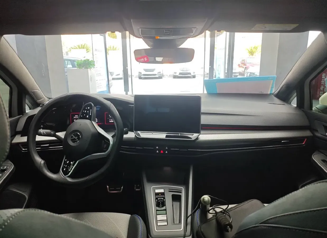 2025 Volkswagen Golf 1.5T 160HP L4 7DCT,autocango,china used car exporter,china ev exporter,chinese used car exporter,chinese used ev exporter