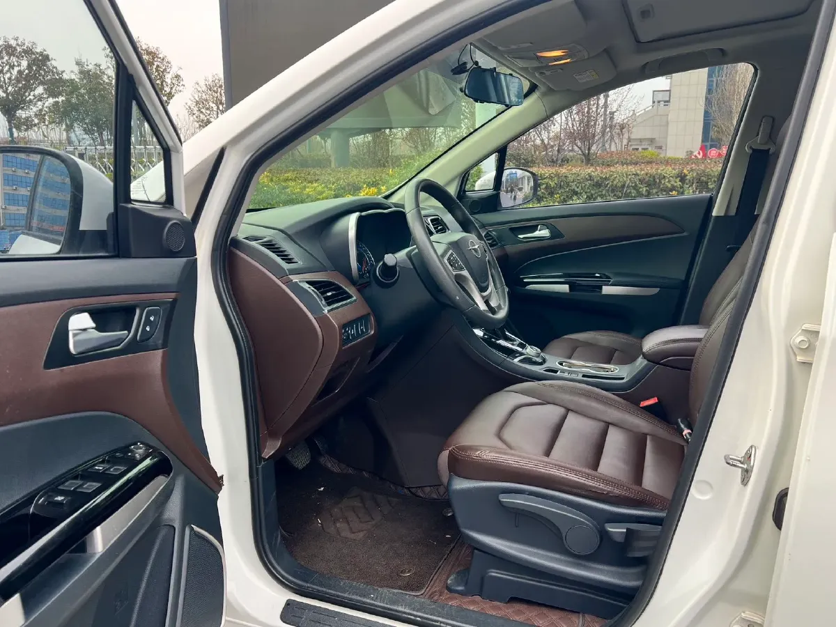 2017 HaiMa Family F7 1.5T 165HP L4 6AT,autocango,china used car exporter,china ev exporter,chinese used car exporter,chinese used ev exporter