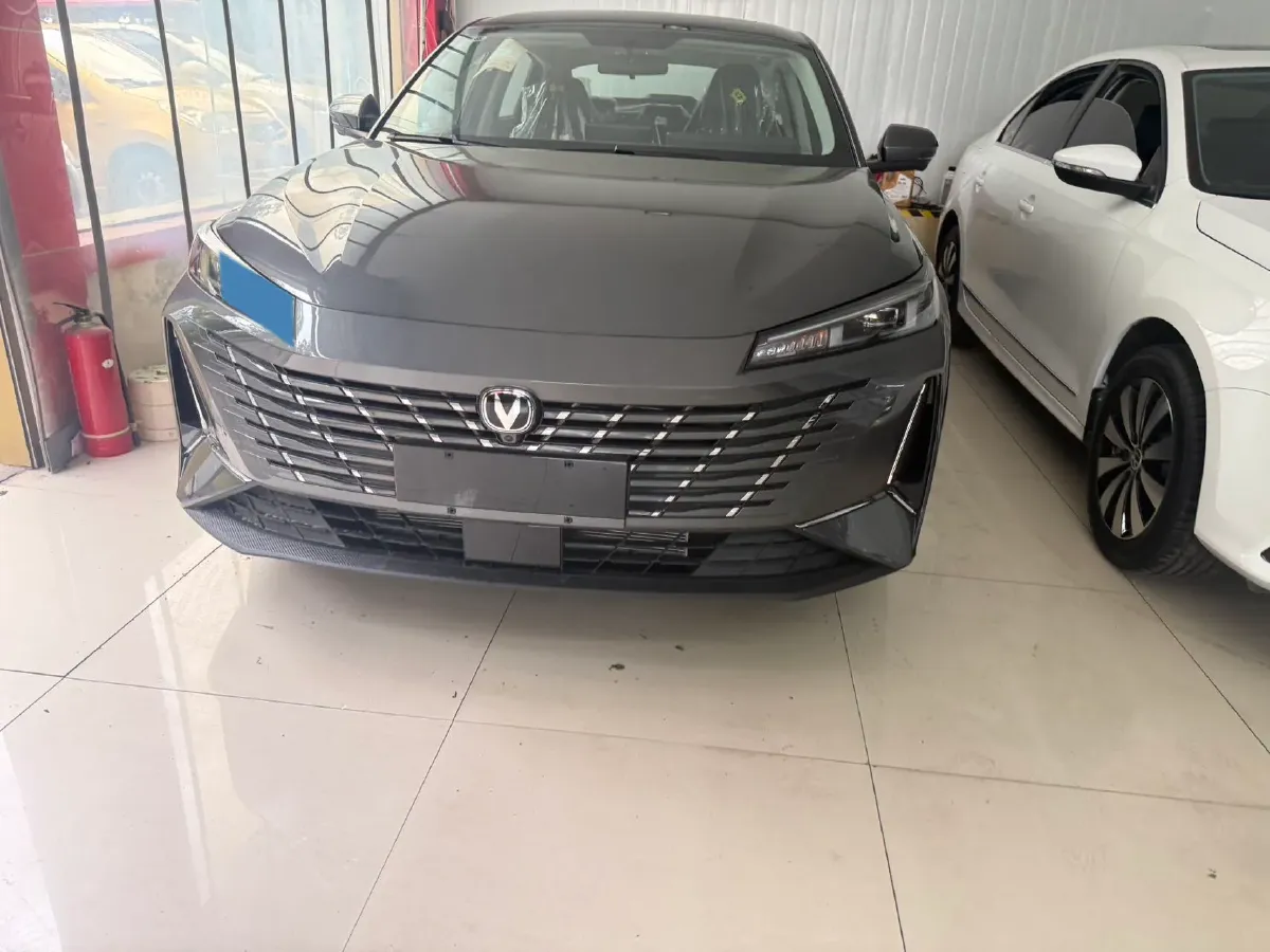 2025 ChangAn Eado 1.5T 192HP L4 7DCT,autocango,china used car exporter,china ev exporter,chinese used car exporter,chinese used ev exporter