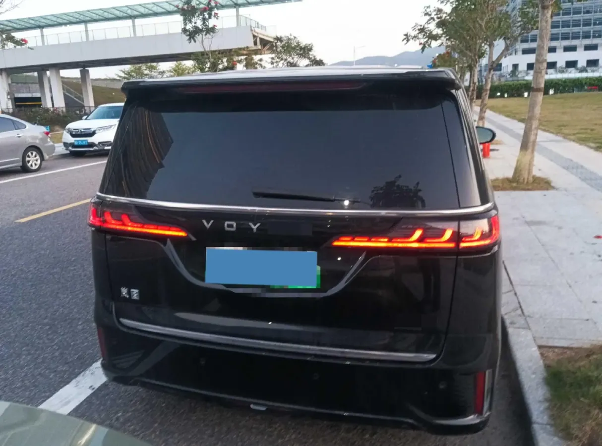 2022 Voyah Dream BEV 82KWH,autocango,china used car exporter,china ev exporter,chinese used car exporter,chinese used ev exporter