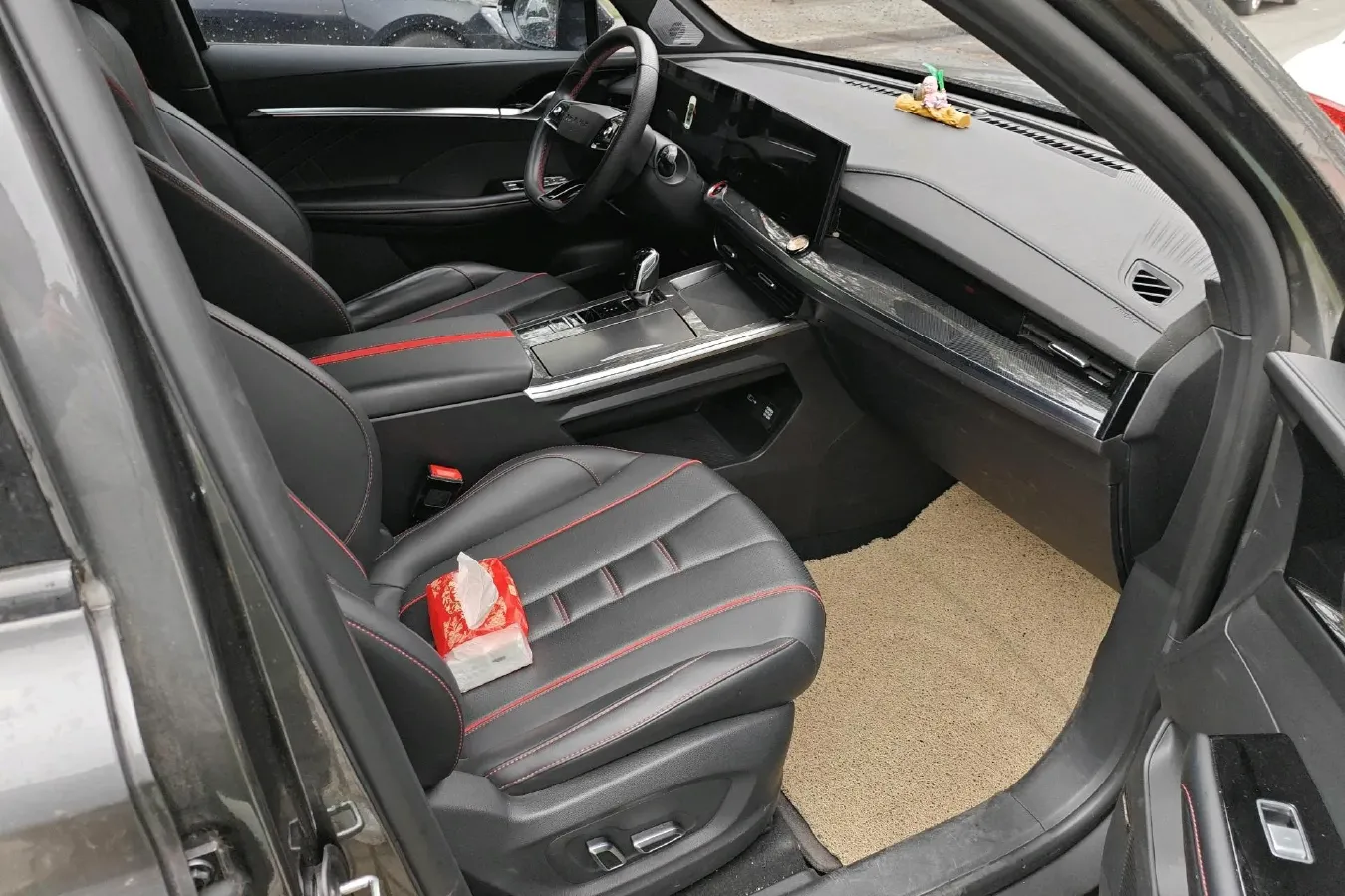 2022 Roewe RX5 MAX 1.5T 181HP L4 6AT,autocango,china used car exporter,china ev exporter,chinese used car exporter,chinese used ev exporter