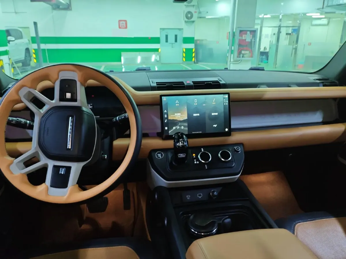 2023 Land Rover Defender 3.0T 400HP L6 8AT,autocango,china used car exporter,china ev exporter,chinese used car exporter,chinese used ev exporter