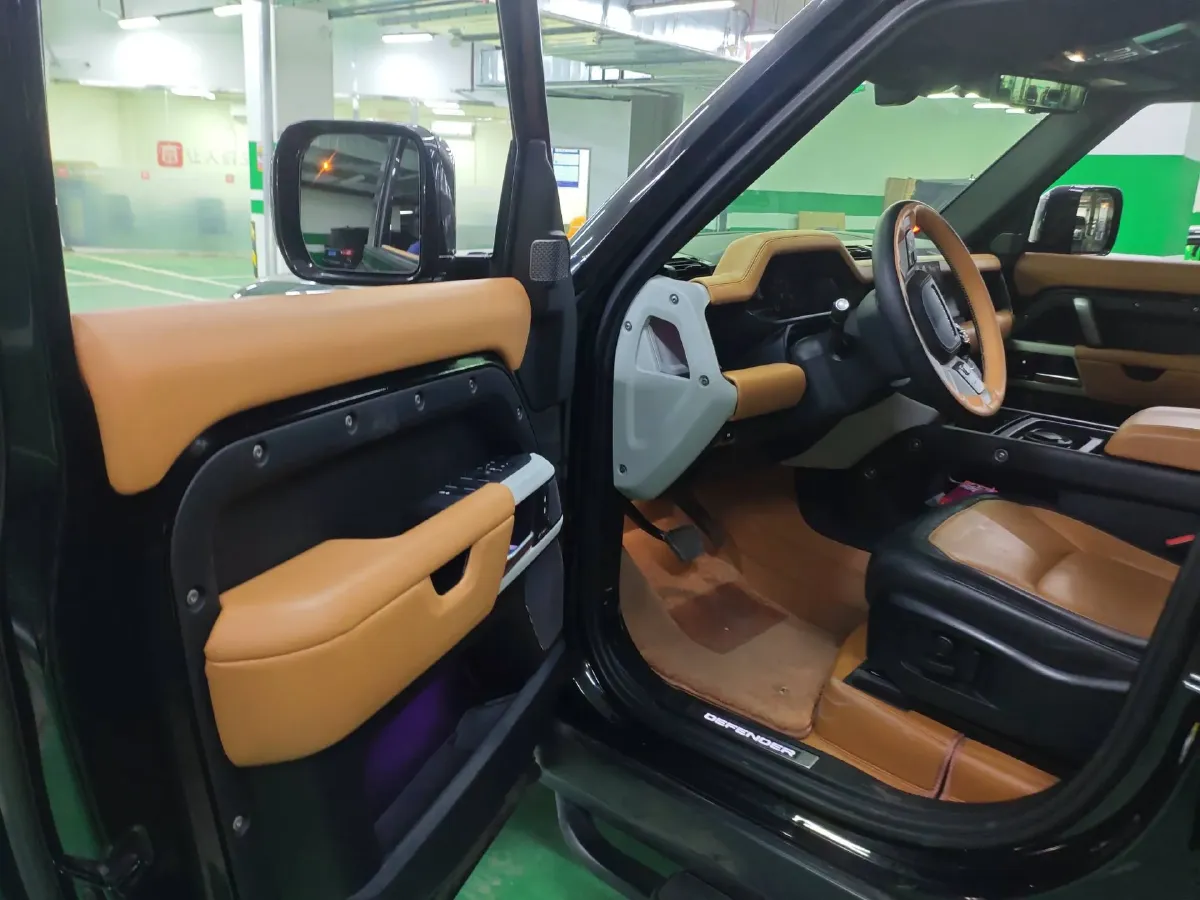 2023 Land Rover Defender 3.0T 400HP L6 8AT,autocango,china used car exporter,china ev exporter,chinese used car exporter,chinese used ev exporter