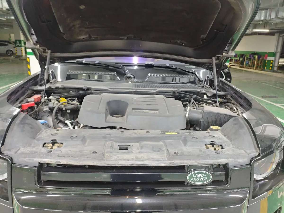 2023 Land Rover Defender 3.0T 400HP L6 8AT,autocango,china used car exporter,china ev exporter,chinese used car exporter,chinese used ev exporter