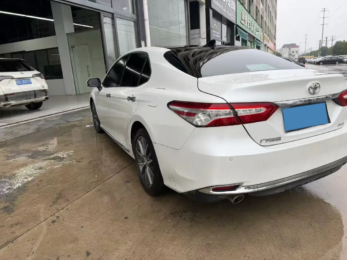 2021 Toyota Camry 2.5L 209HP L4 8AT,autocango,china used car exporter,china ev exporter,chinese used car exporter,chinese used ev exporter