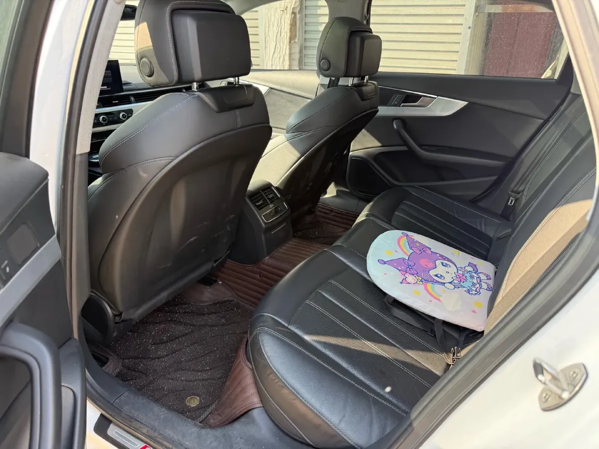 2020 Audi A4L 2.0T 190HP L4 7DCT,autocango,china used car exporter,china ev exporter,chinese used car exporter,chinese used ev exporter