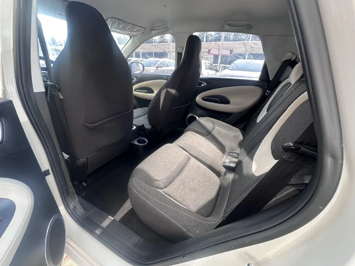 2023 WuLing BinGuo BEV 31.9KWH,autocango,china used car exporter,china ev exporter,chinese used car exporter,chinese used ev exporter