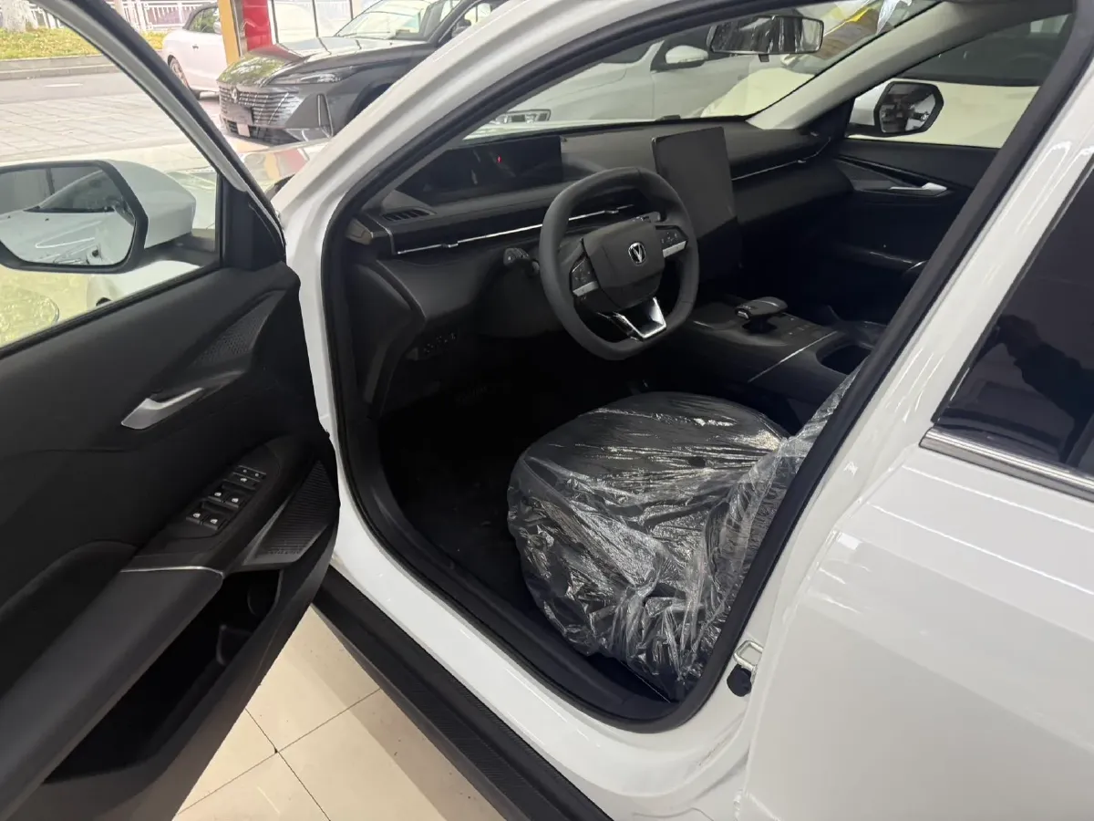 2025 ChangAn Eado 1.5T 192HP L4 7DCT,autocango,china used car exporter,china ev exporter,chinese used car exporter,chinese used ev exporter