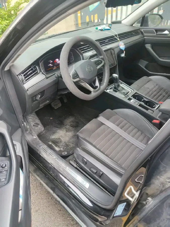 2020 Volkswagen Magotan 2.0T 186HP L4 7DCT,autocango,china used car exporter,china ev exporter,chinese used car exporter,chinese used ev exporter