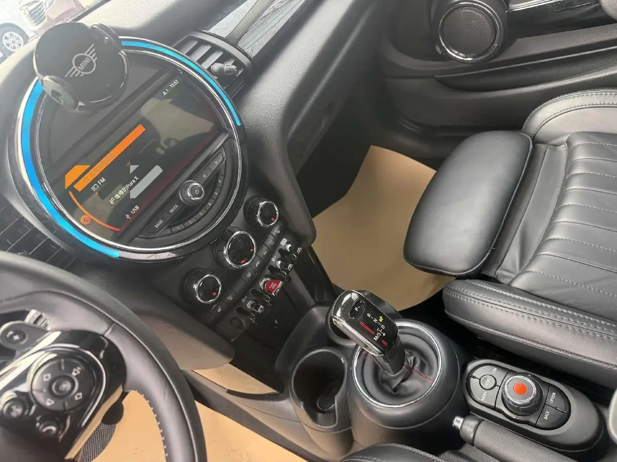 2019 MINI MINI 2.0T 192HP L4 7DCT,autocango,china used car exporter,china ev exporter,chinese used car exporter,chinese used ev exporter