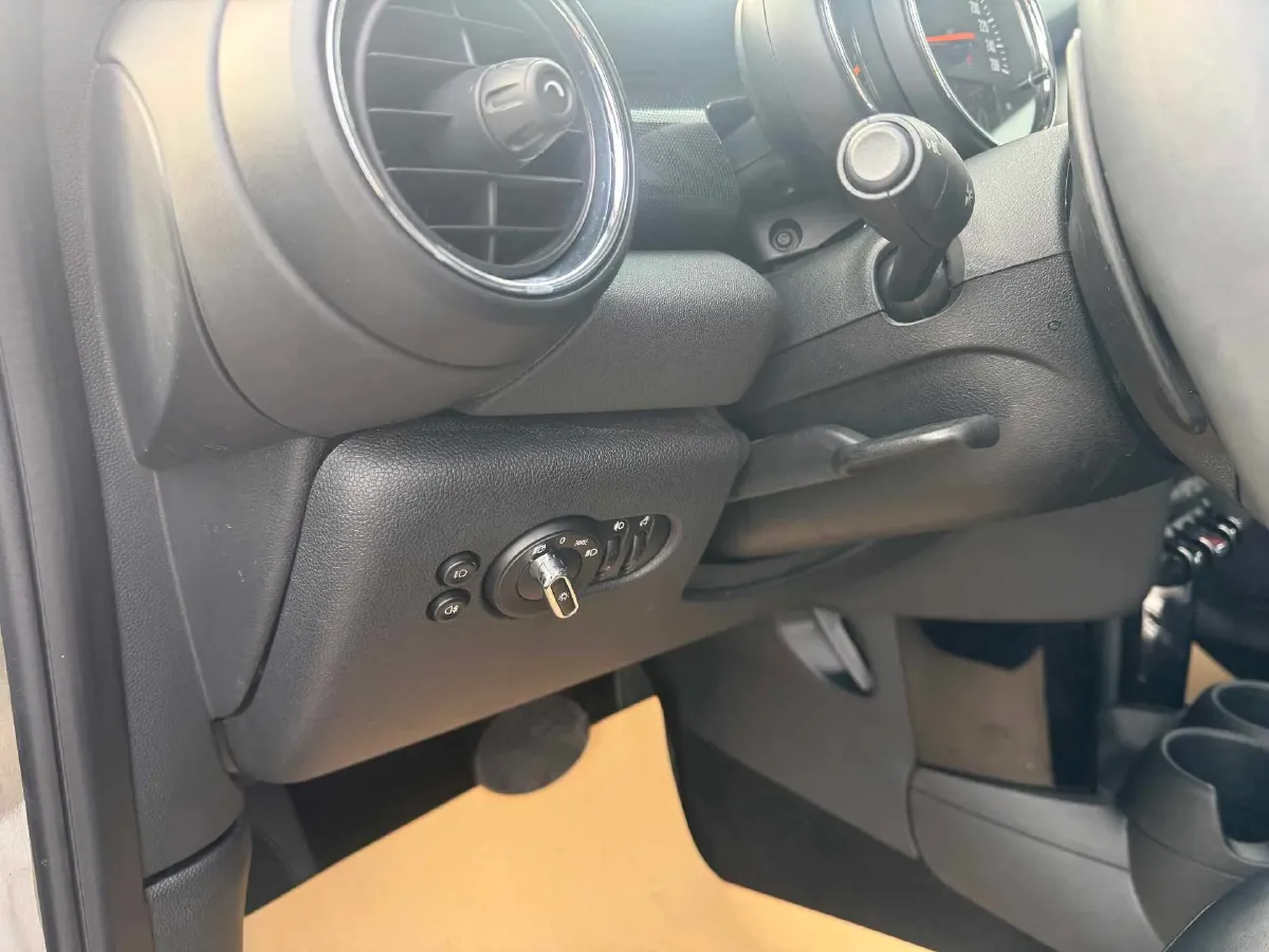 2019 MINI MINI 2.0T 192HP L4 7DCT,autocango,china used car exporter,china ev exporter,chinese used car exporter,chinese used ev exporter