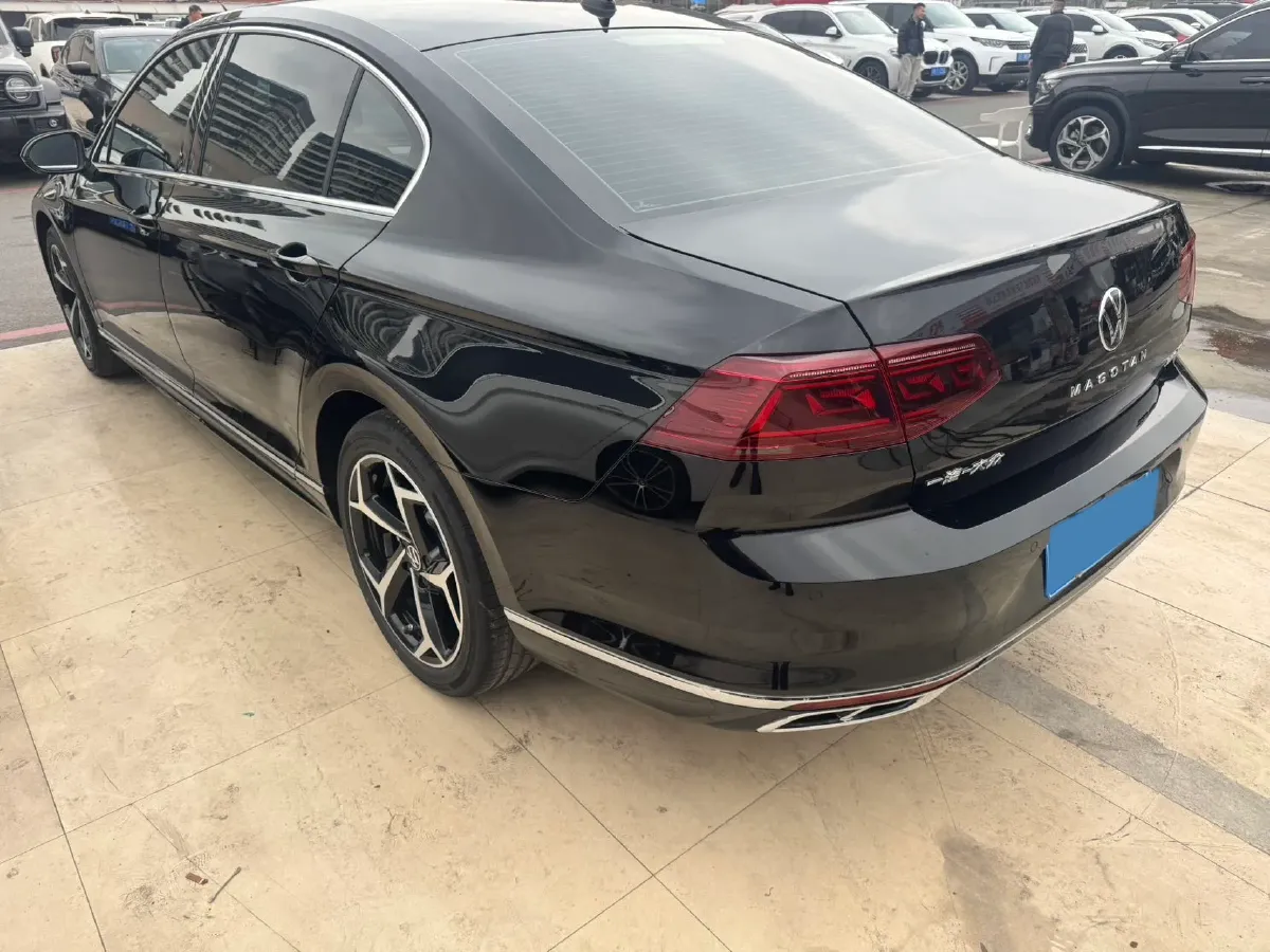 2025 Volkswagen Magotan 2.0T 186HP L4 7DCT,autocango,china used car exporter,china ev exporter,chinese used car exporter,chinese used ev exporter