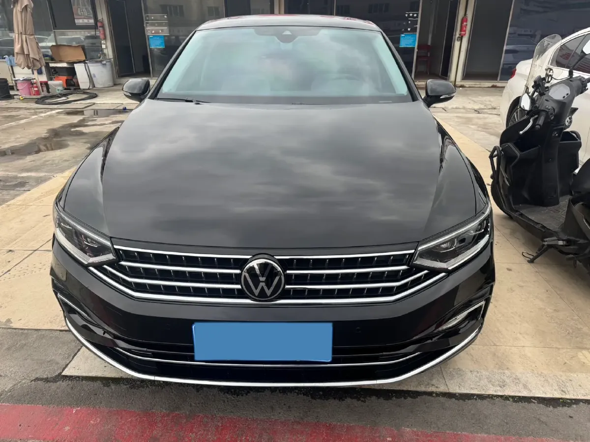 2025 Volkswagen Magotan 2.0T 186HP L4 7DCT,autocango,china used car exporter,china ev exporter,chinese used car exporter,chinese used ev exporter