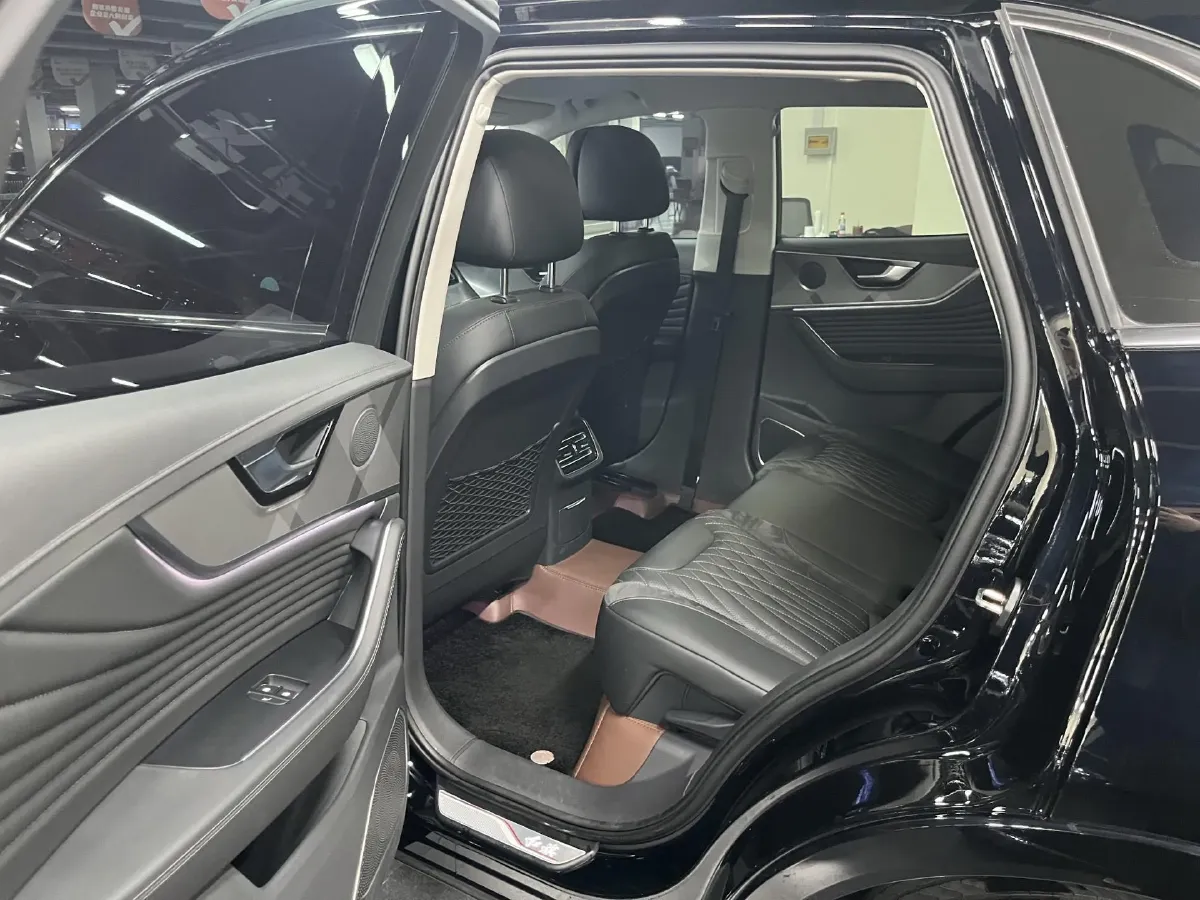 2023 HongQi HS5 2.0T 252HP L4 8AT,autocango,china used car exporter,china ev exporter,chinese used car exporter,chinese used ev exporter