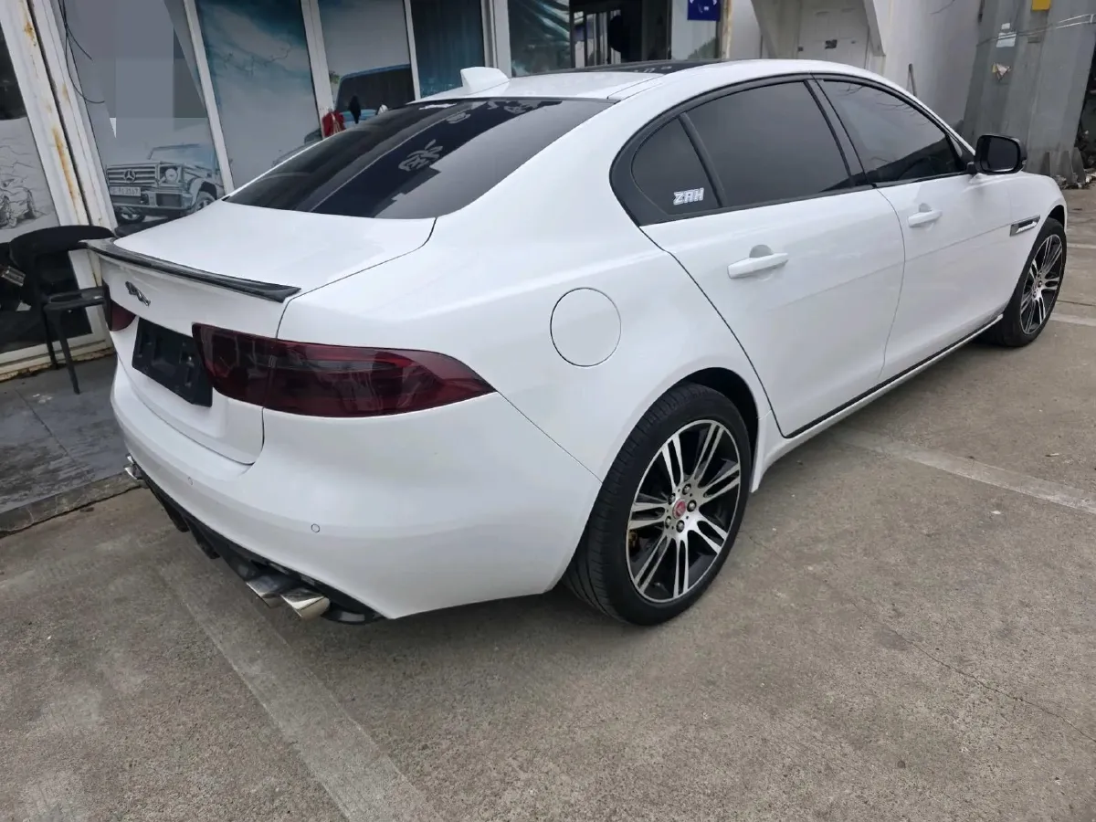 2019 Jeep Cherokee 2.0T 265HP L4 9AT,autocango,china used car exporter,china ev exporter,chinese used car exporter,chinese used ev exporter