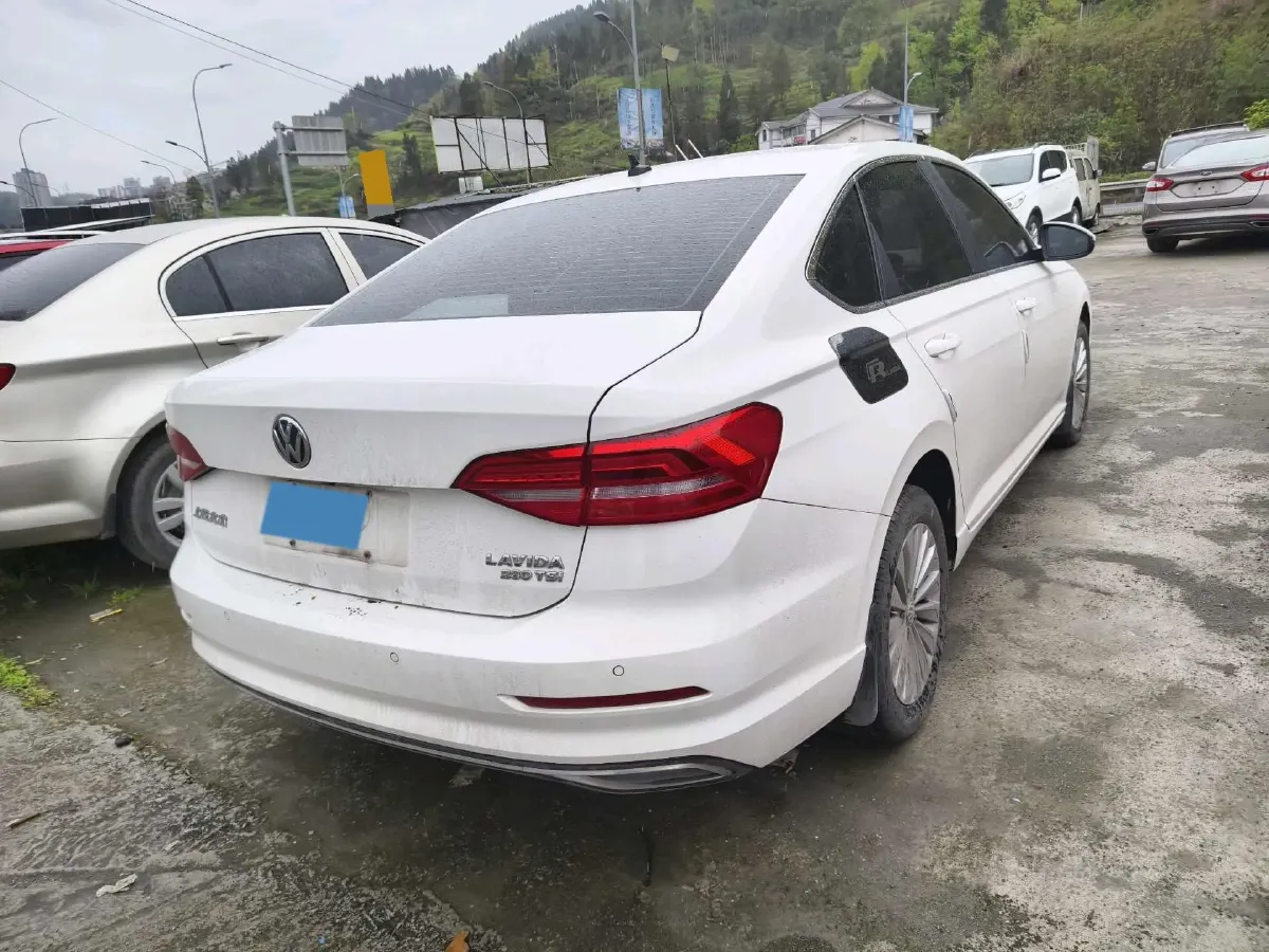 2018 Skoda Karoq 1.4T 150HP L4 7DCT,autocango,china used car exporter,china ev exporter,chinese used car exporter,chinese used ev exporter