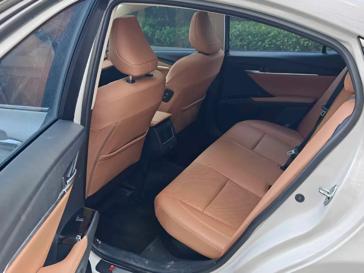 2024 Toyota Camry 2.0L 152HP L4 E-CVT Hybrid,autocango,china used car exporter,china ev exporter,chinese used car exporter,chinese used ev exporter