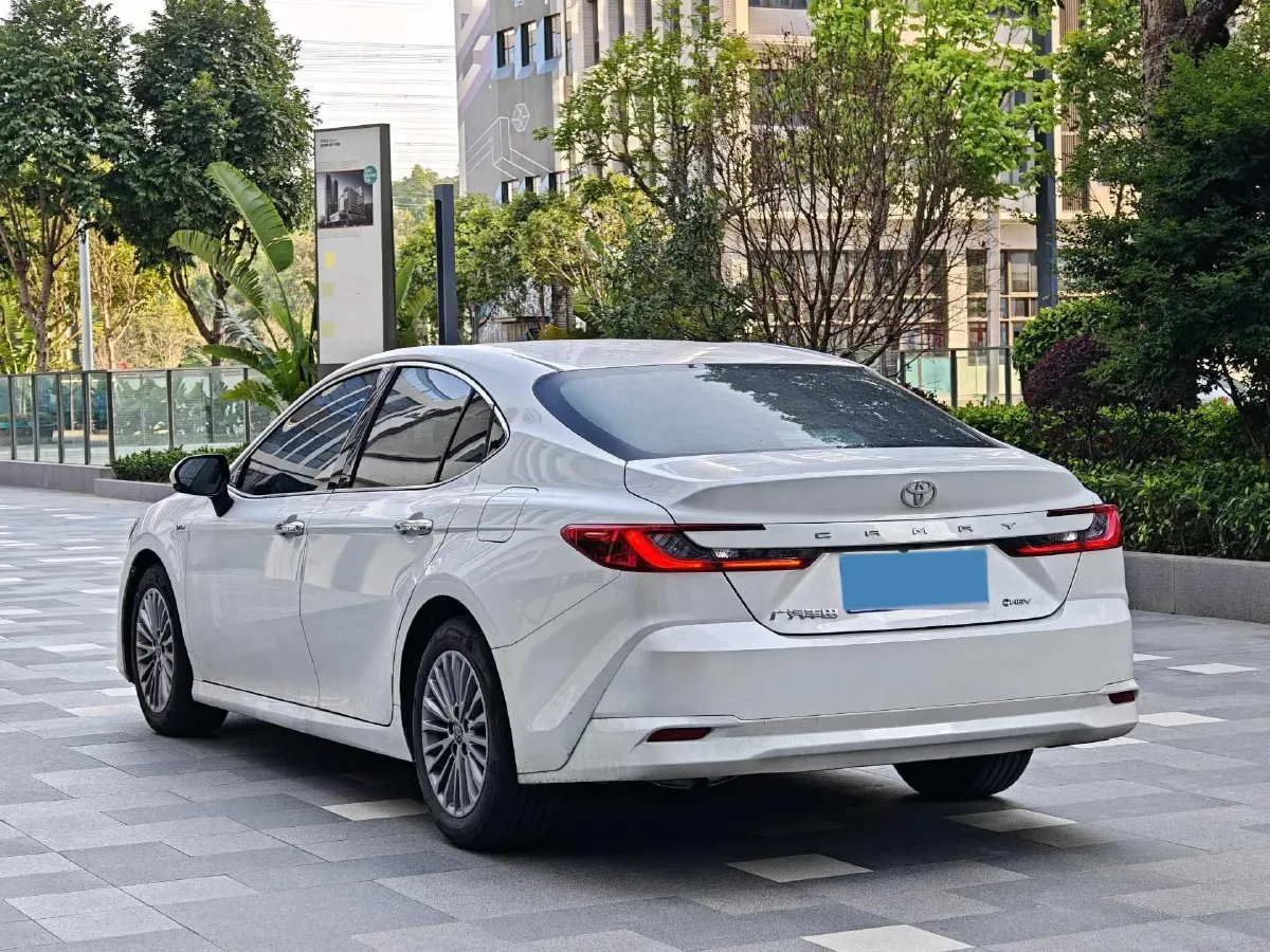2024 Toyota Camry 2.0L 152HP L4 E-CVT Hybrid,autocango,china used car exporter,china ev exporter,chinese used car exporter,chinese used ev exporter
