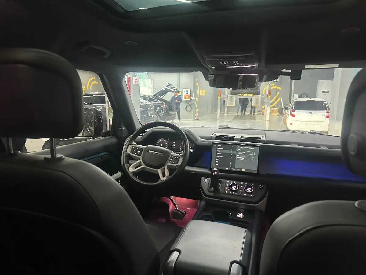 2023 Land Rover Defender 3.0T 400HP L6 8AT,autocango,china used car exporter,china ev exporter,chinese used car exporter,chinese used ev exporter