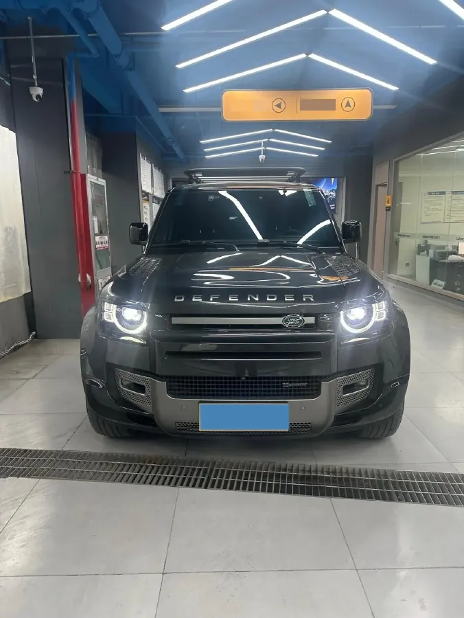 2023 Land Rover Defender 3.0T 400HP L6 8AT,autocango,china used car exporter,china ev exporter,chinese used car exporter,chinese used ev exporter
