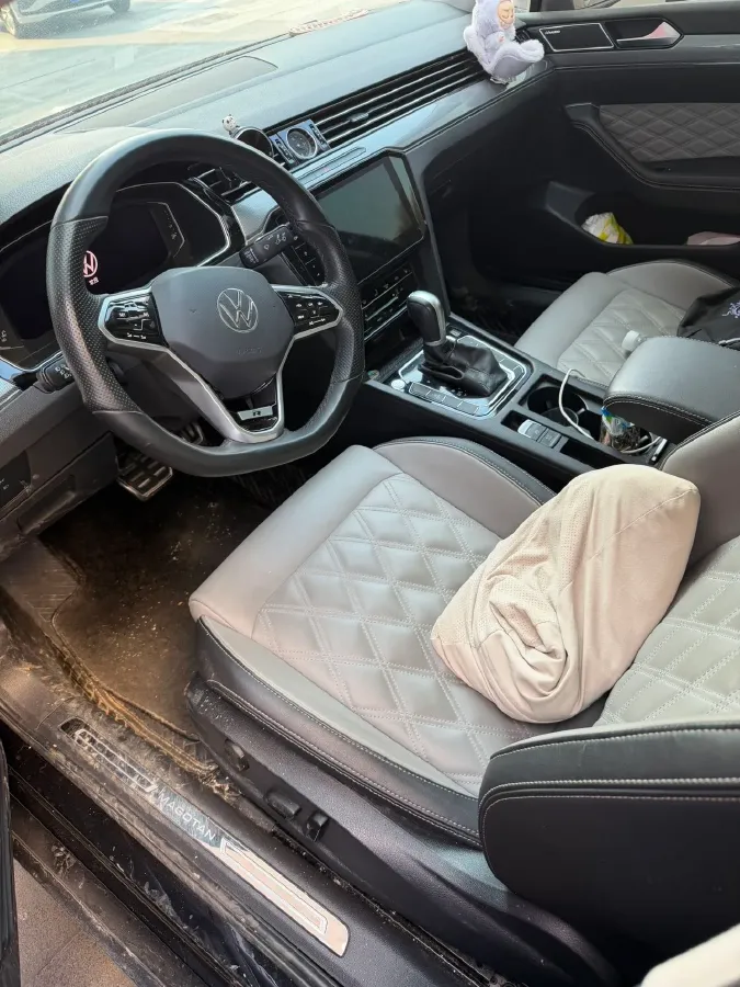 2023 Volkswagen Magotan 2.0T 186HP L4 7DCT,autocango,china used car exporter,china ev exporter,chinese used car exporter,chinese used ev exporter