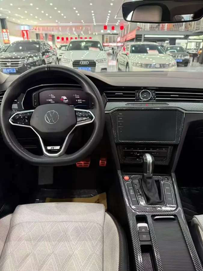2023 Volkswagen Magotan 2.0T 186HP L4 7DCT,autocango,china used car exporter,china ev exporter,chinese used car exporter,chinese used ev exporter