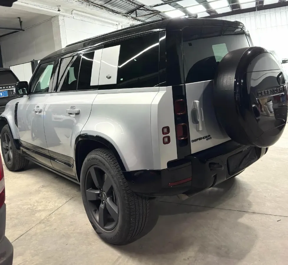 2023 Land Rover Defender 3.0T 400HP L6 8AT,autocango,china used car exporter,china ev exporter,chinese used car exporter,chinese used ev exporter