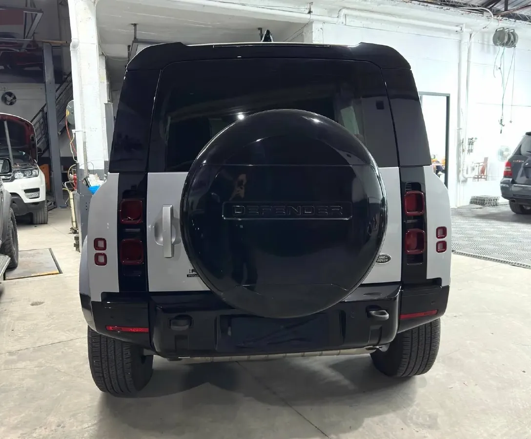 2023 Land Rover Defender 3.0T 400HP L6 8AT,autocango,china used car exporter,china ev exporter,chinese used car exporter,chinese used ev exporter