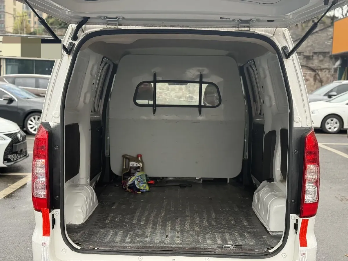 2022 WuLing HongGuang V 1.5L 99HP L4 6MT,autocango,china used car exporter,china ev exporter,chinese used car exporter,chinese used ev exporter