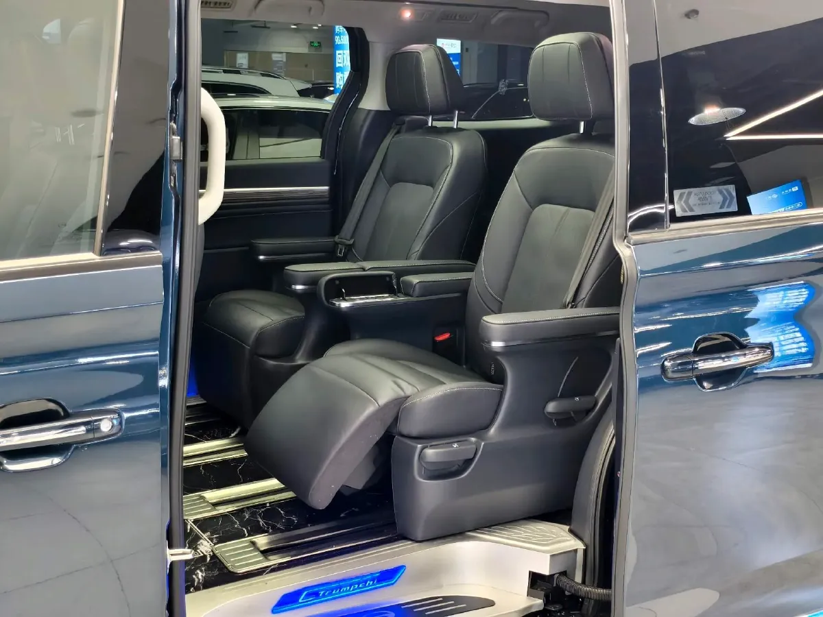 2023 GAC Trumpchi M8 2.0T 252HP L4 8AT,autocango,china used car exporter,china ev exporter,chinese used car exporter,chinese used ev exporter