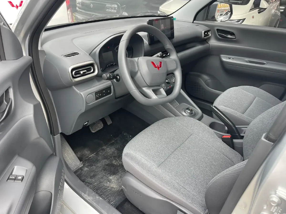 2025 WuLing HongGuang New Energy REEV 99HP REEV,autocango,china used car exporter,china ev exporter,chinese used car exporter,chinese used ev exporter