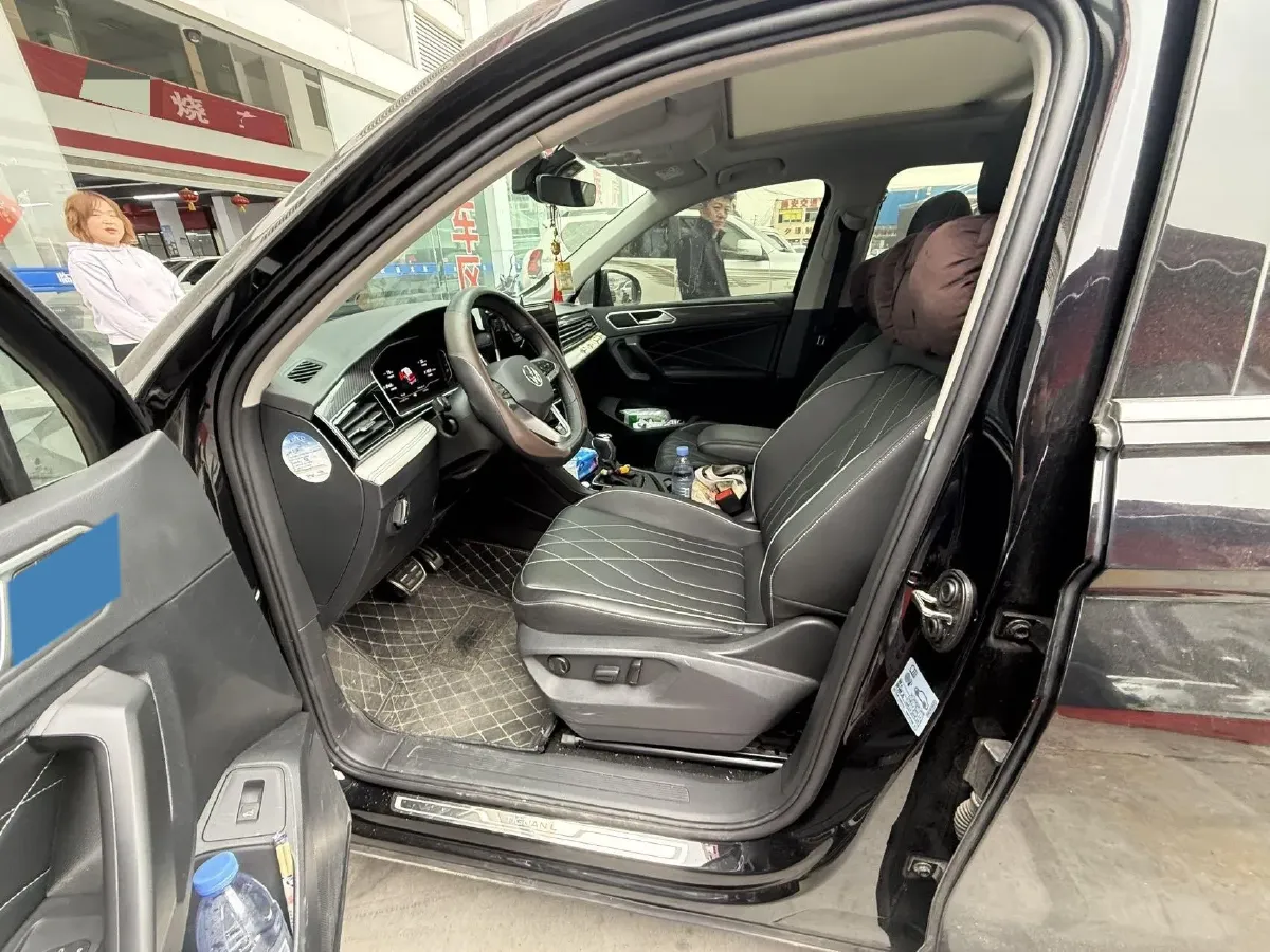 2024 Volkswagen Tiguan L 2.0T 186HP L4 7DCT,autocango,china used car exporter,china ev exporter,chinese used car exporter,chinese used ev exporter