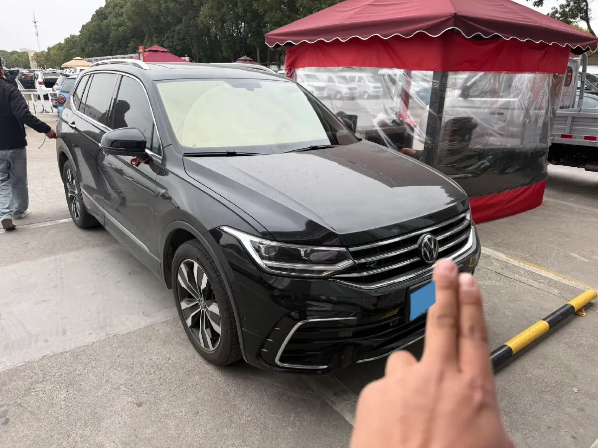 2024 Volkswagen Tiguan L 2.0T 186HP L4 7DCT,autocango,china used car exporter,china ev exporter,chinese used car exporter,chinese used ev exporter