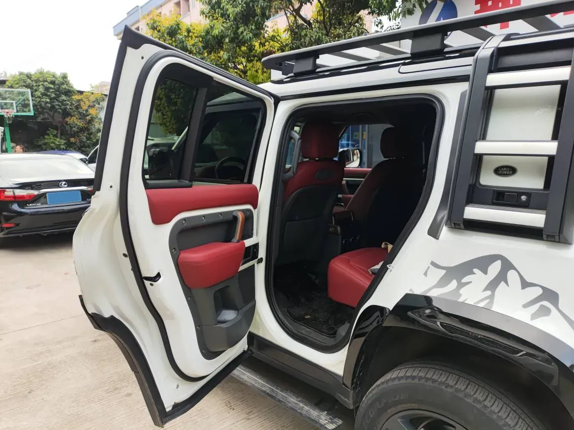 2021 Land Rover Defender 3.0T 400HP L6 8AT,autocango,china used car exporter,china ev exporter,chinese used car exporter,chinese used ev exporter