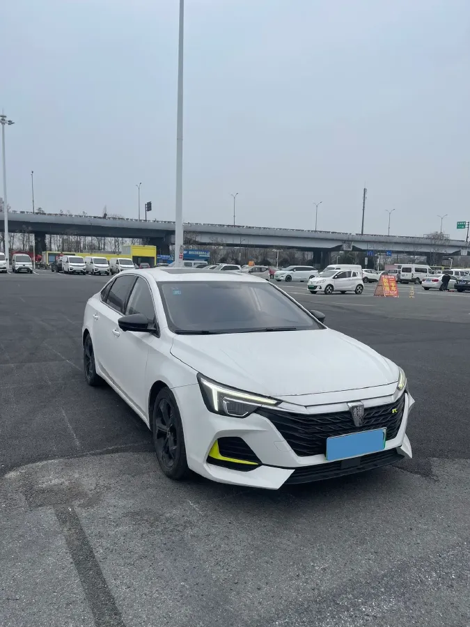 2021 Roewe i6 MAX 1.5T 169HP L4 AMT PHEV,autocango,china used car exporter,china ev exporter,chinese used car exporter,chinese used ev exporter