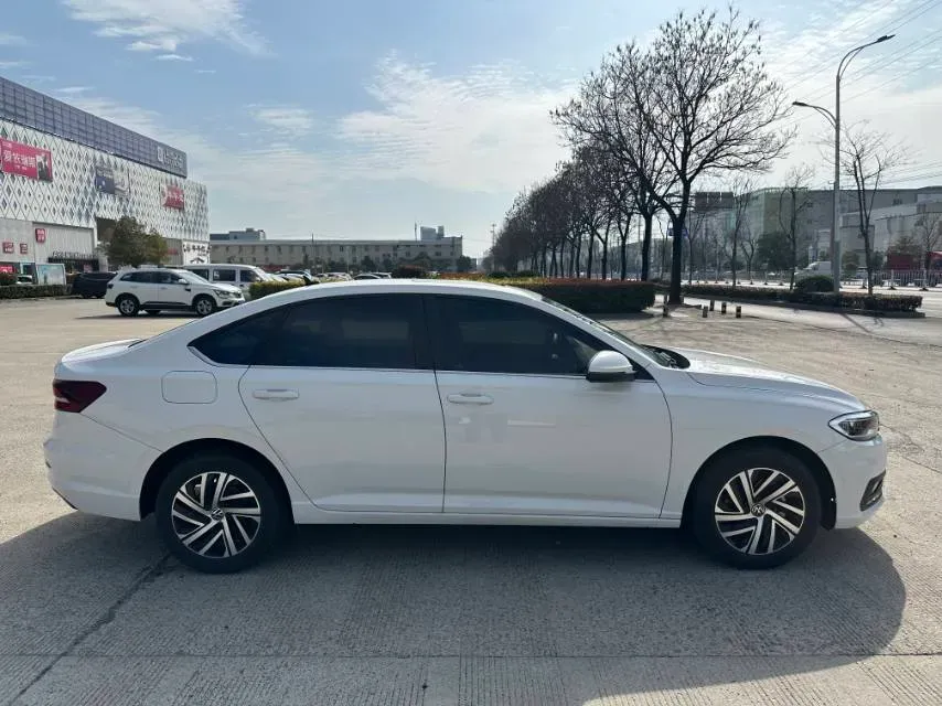 2022 Volkswagen T-Roc 1.4T 150HP L4 7DCT,autocango,china used car exporter,china ev exporter,chinese used car exporter,chinese used ev exporter