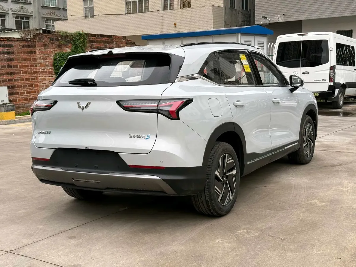 2024 WuLing XingGuangS 1.5L 106HP L4 E-CVT PHEV 20.5KWH,autocango,china used car exporter,china ev exporter,chinese used car exporter,chinese used ev exporter